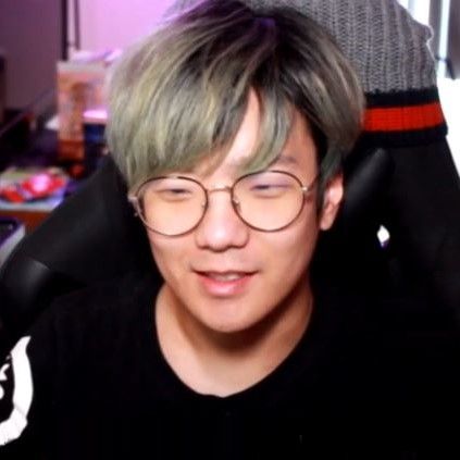 Xell - Twitch Streamer Profile & Bio - TopTwitchStreamers