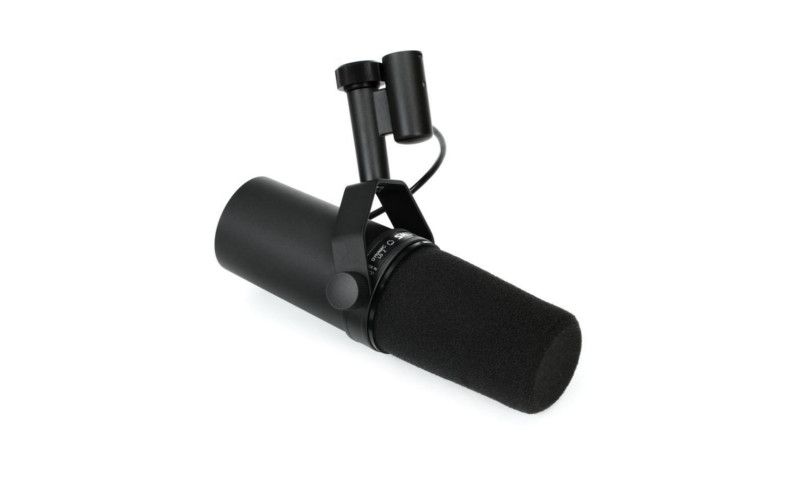 LVNDMARK's uses a shure sm7b microphone