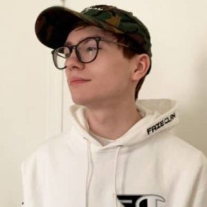 Bloo twitch streamer