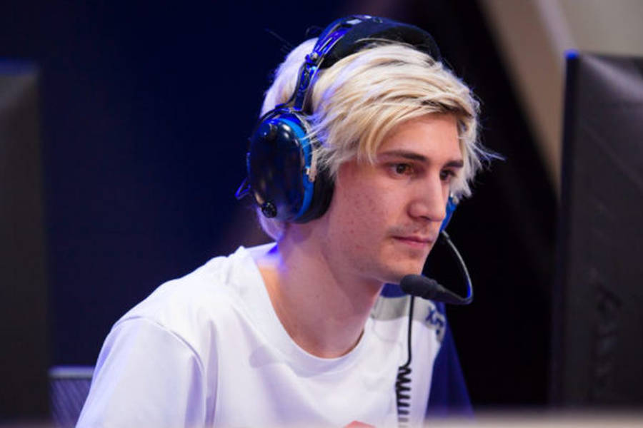 xQc Has Problems With Apex Legends