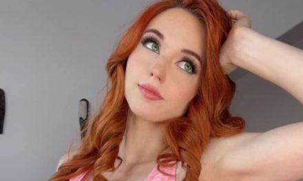 Amouranth hits back at fans