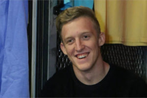 Tfue Reveals Jitter Aiming Trick In Apex Legends